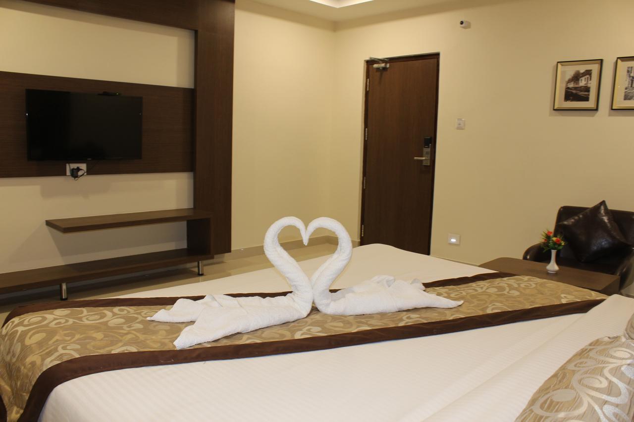 Hotel Grand Gayathri Khammam Eksteriør bilde