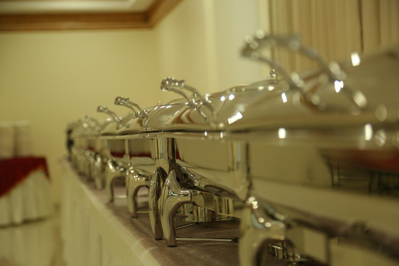 Hotel Grand Gayathri Khammam Eksteriør bilde